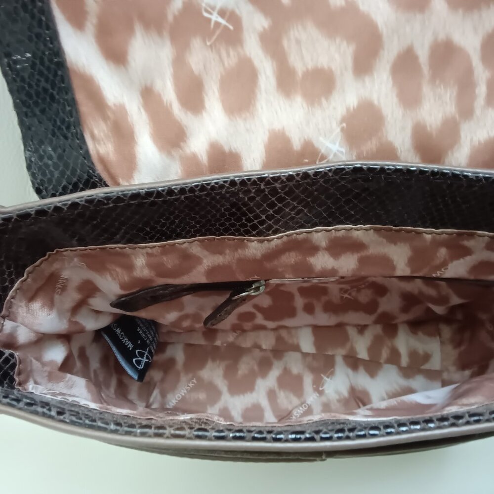 B. Makowsky Crossbody Bag Brown Leather - Picture 4 of 6
